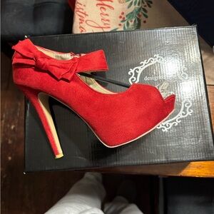 Red Bow Heels